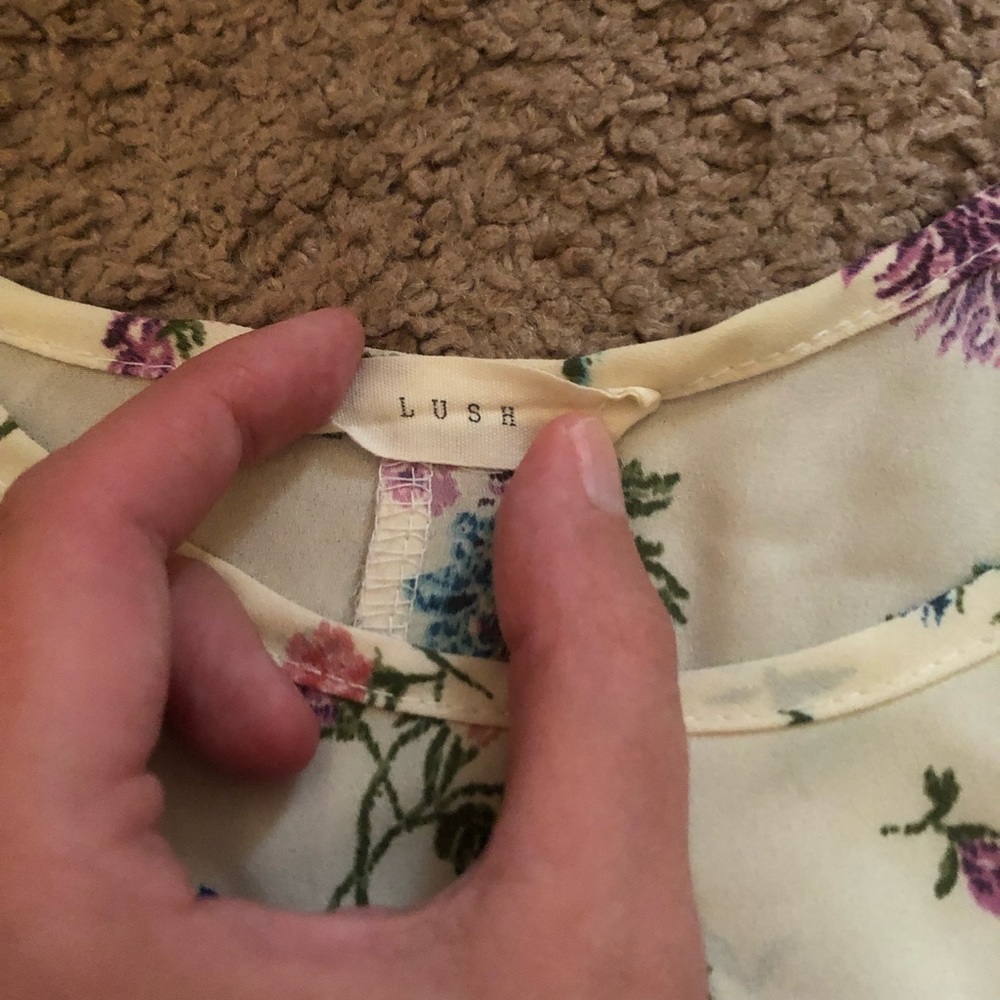 Floral Split Back Tank - Picture 3 of 4